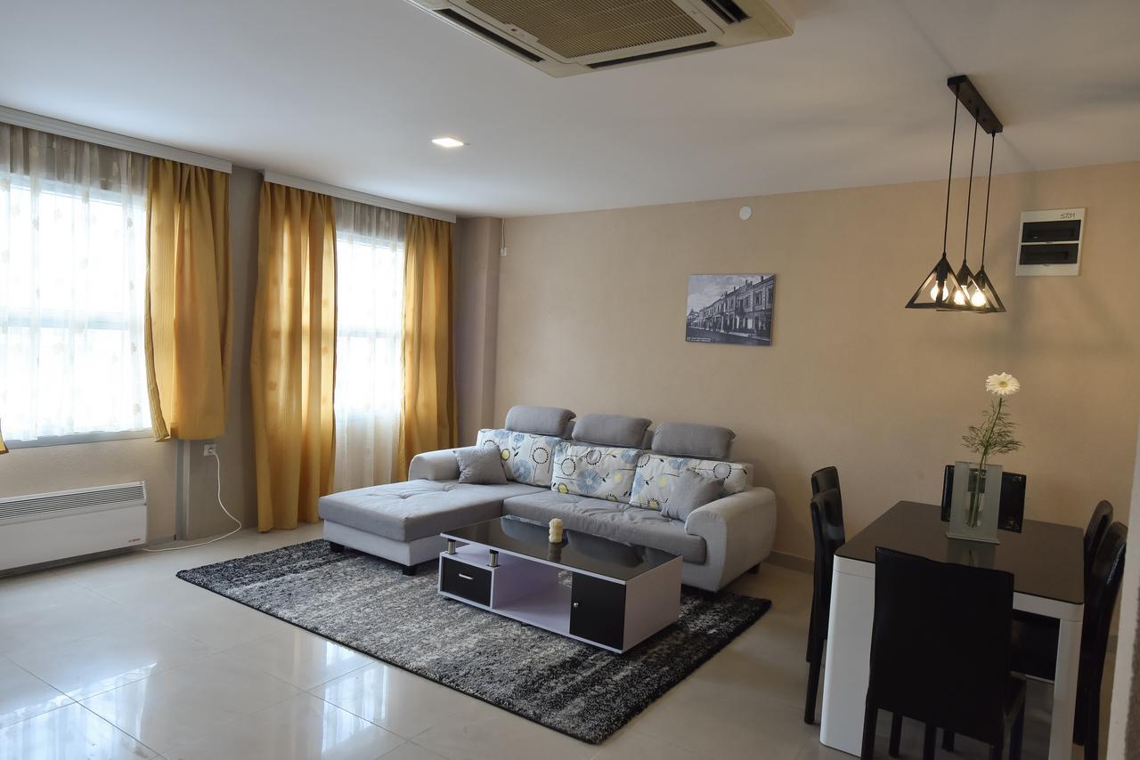 City Center Apartments Pirot Exterior foto