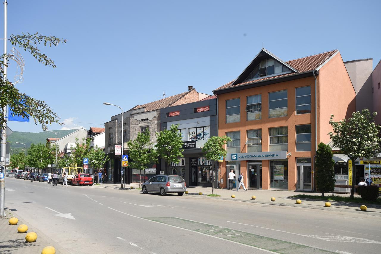 City Center Apartments Pirot Exterior foto